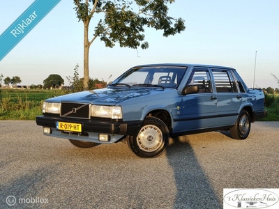 Volvo 740 2.3 GL lage kmstand, speciale auto!