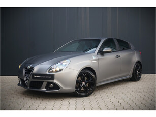 Alfa Romeo Giulietta 1.4 T Sprint | Matt Grijs | Alcantara | DNA | Cruise Control | Bluetooth | Uniek | DAB | LED | Aut. Airco | Navigatie |