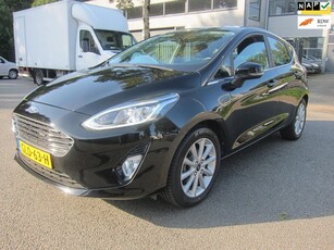 Ford FIESTA 1.1 TITANIUM CARPLAY 16 INCH PDC LED!!