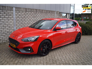 Ford Focus 2.3 EcoBoost ST-3 Adaptieve Cruise Recaro Sportst Stoel/Stuurverw B&O Navi Camera Clima 2x PDC LMV Trekh ENZ NL Auto.