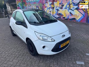 Ford Ka 1.2 black&white speciale uitvoering airco oz