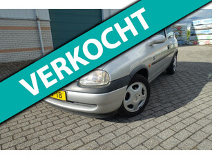 Opel Corsa 1.4i World Cup -zeer lage km stand - 2e eig. - org NL auto - lm velgen - schuif/kanteldak -