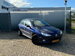 Peugeot 206 1.4 Gentry - Airco - LEKKE UITLAAT!