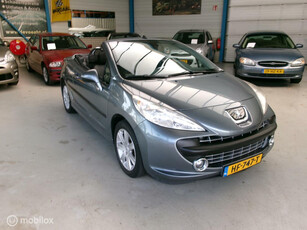 Peugeot 207 CC 1.6 VTi Cabrio .