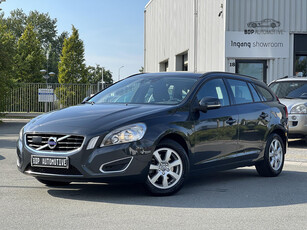 Volvo V60 1.6 T3 Kinetic CRUISE ADAPTIEF/NAVI/RIJSTROOK ASSISTENT/PDC/LM VELGEN