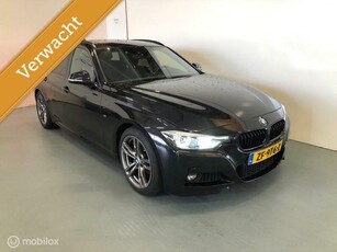 BMW 3-serie Touring 318i M Sport Automaat Leer Schuifdak