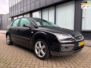 Ford Focus 2.0-16V Futura