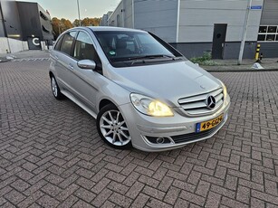 Mercedes-Benz B-klasse 200 Automaat HALF LEER Navigatie apk