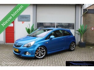 Opel Corsa 1.6-16V Turbo OPC Schaalstoelen Xenon