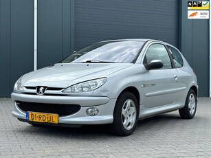 Peugeot 206 1.4-16V Quiksilver |150.000 KM NAP|Airco|