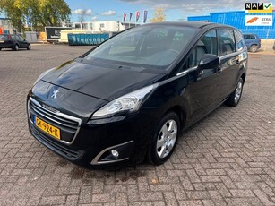 Peugeot 5008 1.2 PureTech Blue Lease 5p. GOED LEZEN