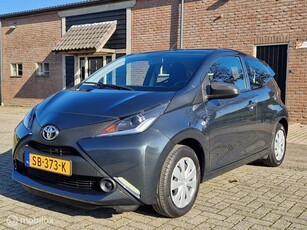 Toyota Aygo 1.0 VVT-i x Fun/ Airco/ Elek ramen/ Cruise/