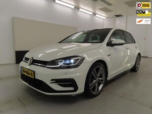 Volkswagen Golf 1.0 TSI Highline Business R