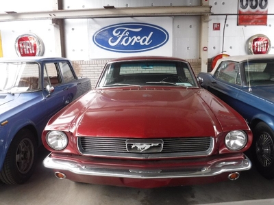 Ford Mustang Coupe 1966 V8 289Cu rood