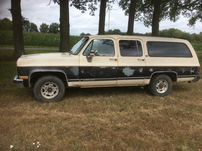 GMC Suburban 7.4 BIG BLOCK