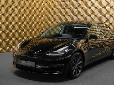 Tesla Model 3 Performance 462pk *EX BTW* (€39.950,- incl. btw) 4% Bijtelling FSD Autopilot Full Self Driving Black on Black