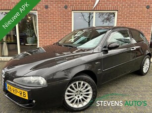 Alfa Romeo 147 1.6 T.Spark Distinctive NIEUWE APK / rijdt