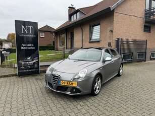 Alfa Romeo Giulietta 1.4 T Distinctive AircoPanoNaviXenon