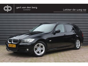 BMW 3 Serie Touring 318i Business Line - LEDER - NAVI PROF