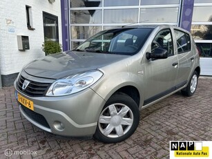 Dacia Sandero 1.2 * AIRCO * TREKHAAK * 5 DRS * METALLIC