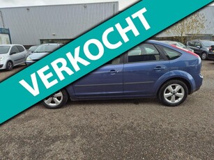 Ford Focus 1.6-16V Futura, cruise control/airco/trekhaak