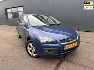 Ford Focus 1.8-16V Ambiente Flexifuel - Apk - Airco -