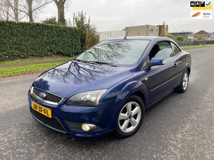 Ford Focus Coupé-Cabriolet 2.0-16V Titanium