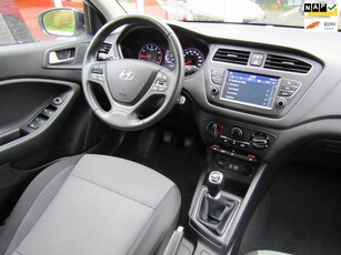 Hyundai I20 1.2 CVVT Cruise/Navi/Bluetooth/Camera/Stoel en