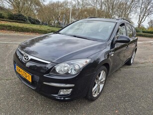 Hyundai I30 CW 1.6i Blue Dynamic, Leder,Clima!!