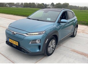 Hyundai Kona EV Premium Two-Tone 64 kWh Navigatie