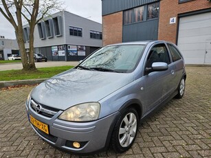 Opel Corsa 1.2-16V Silverline Airco