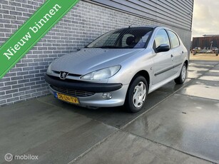 Peugeot 206 1.4 Nieuwe APKNAPClimate