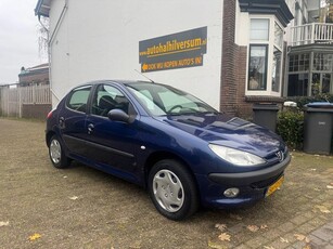 Peugeot 206 1.6 XT 5deurs nw apk