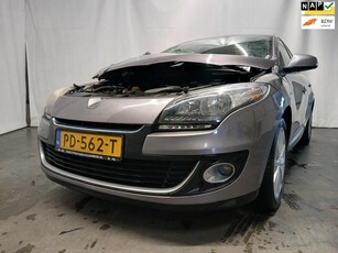 Renault Mégane 1.5 dCi Bose - Frontschade - Glasbreuk -