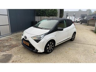 Toyota Aygo 1.0 VVT-i x-joy Automaat Bi-Tone Apple Car