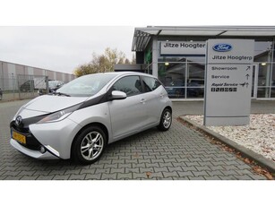 Toyota Aygo 1.0 VVT-i x-play 5 drs, Camera, Navigatie