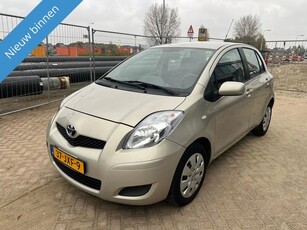 Toyota Yaris 1.3 vvTi Aspiration Automaat lage km stand