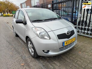 Toyota Yaris 1.3 VVTi Cool ( 5Deurs en Airco )