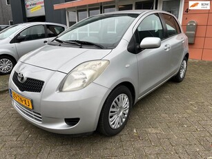 Toyota Yaris 1.3 VVTi Sol MMT