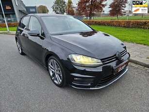 Volkswagen Golf 1.2 TSI Business Edition R Connected 5