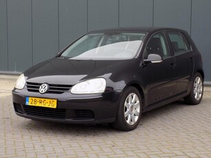 Volkswagen Golf 1.6 FSI Sportline 5Drs Clima