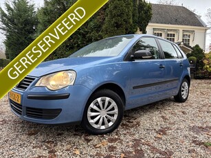 Volkswagen Polo 1.4-16V Trendline / Automaat / Airco / 5