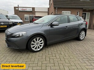 Volvo V40 1.6 T4 Momentum Aut. 180pk Navigatie LED Org.