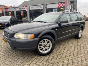 Volvo XC70 2.5 T 210 PK Summum *leder + Four-C demping +