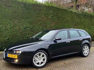 Alfa Romeo 159 Sportwagon 3.2 JTS Q4 RIJDT SUPER/LEER/XENON!