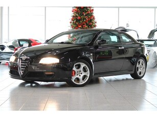 Alfa Romeo GT 3.2 V6 Distinctive Q2 (bj 2005)