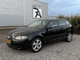 Audi A3 Sportback 1.6 FSI Attraction ClimaCruis 2006 ZWART