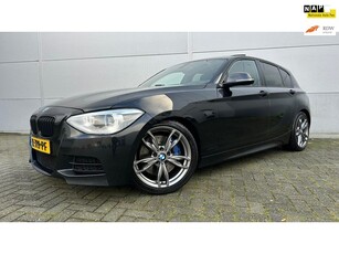 BMW 1-serie M135i xDrive High Exe Aut, Schuifdak, Xenon