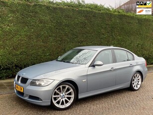 BMW 3-serie 320i AUTOMAAT/LEER/NAVI/PDC/RIJDT GOED/APK NIEUW