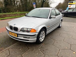 BMW 3-serie 320i Executive